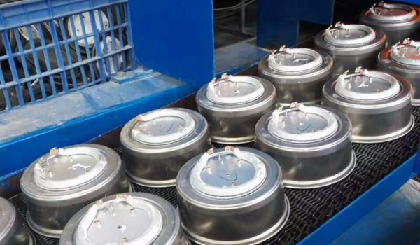 Brazed metal conveyor belts in daily work applications