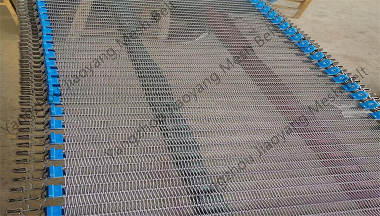 U-Shaped Edge Reinforcement