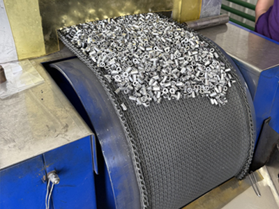 friction rollers chevron conveyor belt